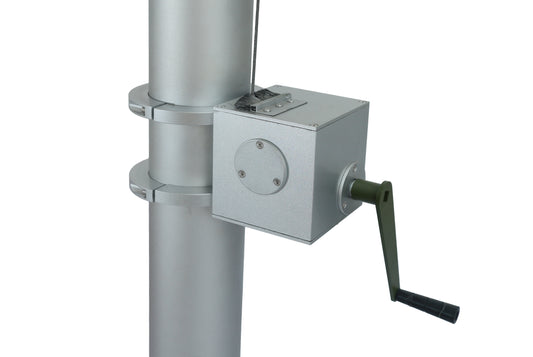 Manual winch telescopic mast