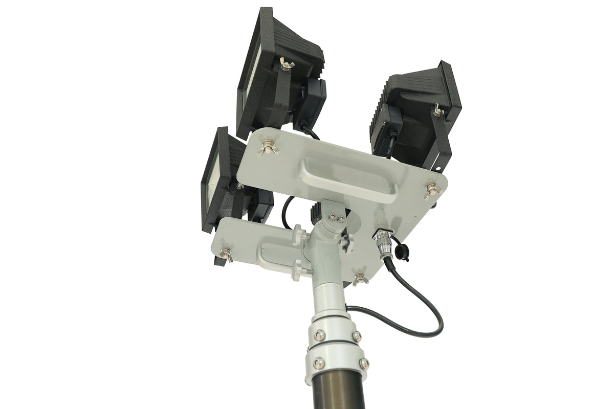 Mobile light tower